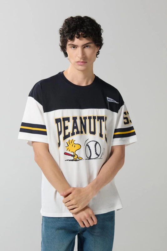 Camiseta oversize crema manga corta de Snoopy - Tiendu Honduras